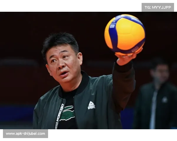 袁伟民荣获排球终身成就奖 见证中国排球辉煌历程 袁伟民荣获排球终身成就奖 见证中国排球辉煌历程